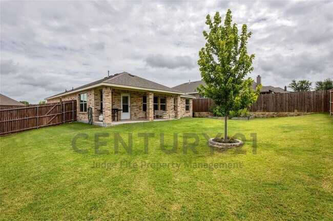Building Photo - 1825 Agarito Dr