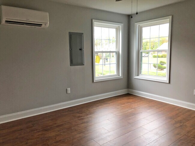 Building Photo - 764 Churchville Rd