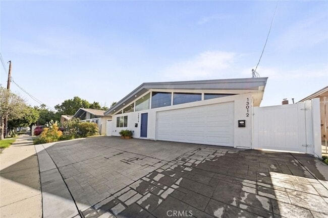 Building Photo - 13010 Hartland St