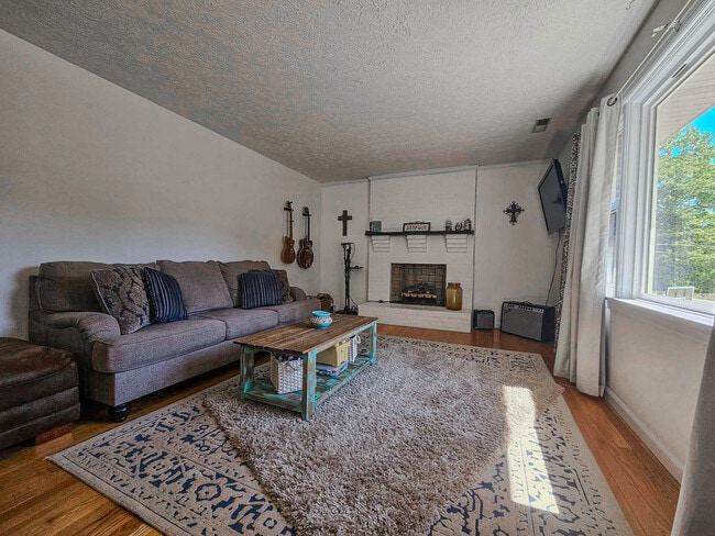 Living Room - 185 Charldon Rd