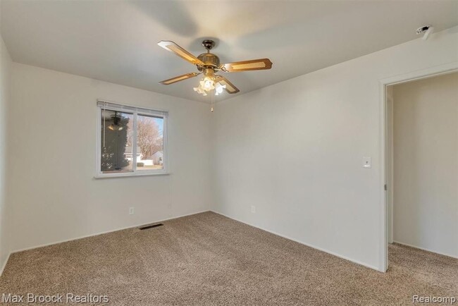 Building Photo - 1102 Davenport Dr