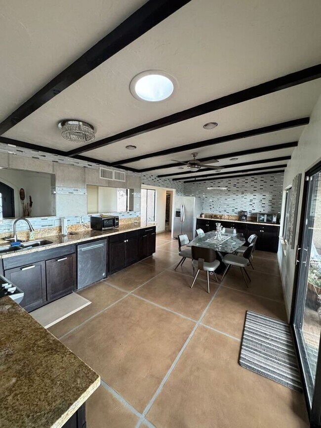 Building Photo - 4030 E Camino de la Bajada