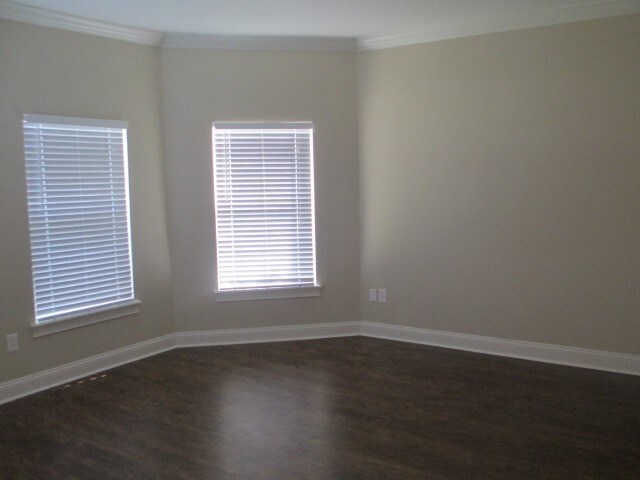 Building Photo - 714 Dove Creek Cir