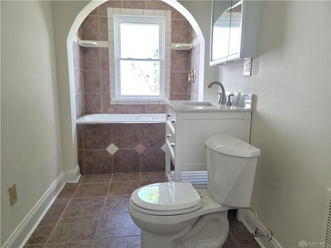 Building Photo - 3 Bedroom, 2 Bath w/Full Finished Basement and Lots of Charm