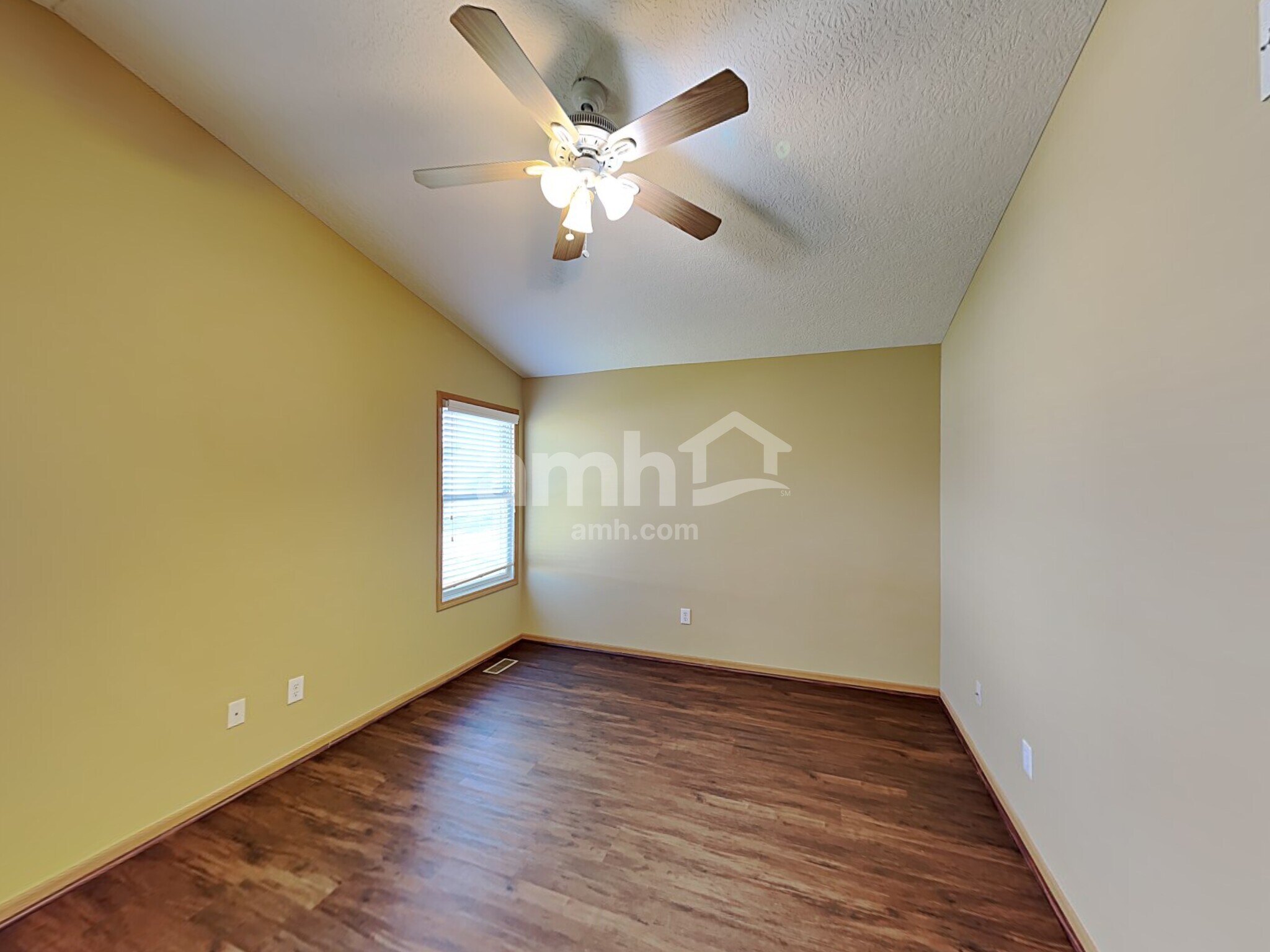 Building Photo - 818 Bent Oak Dr