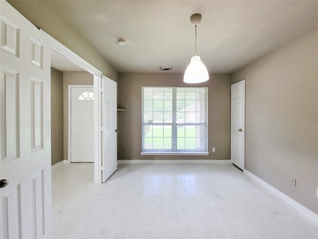 Building Photo - 5322 Rivergate Dr