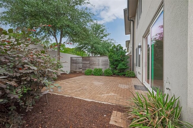 Building Photo - 11603 Royal Ivory Crossing