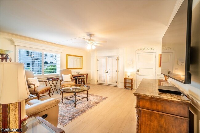 Building Photo - 388 4th Ave S