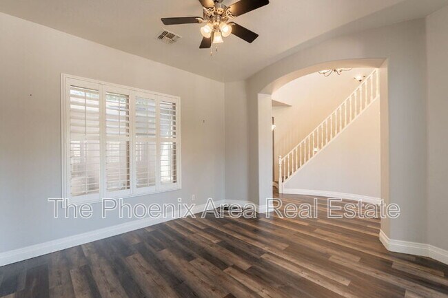 Building Photo - 716 E Runaway Bay Pl