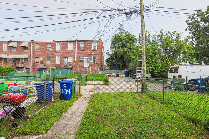 Building Photo - 130 Reedbird Ave