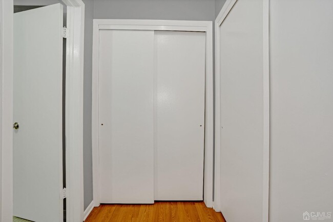 Building Photo - 1090 Schmidt Ln