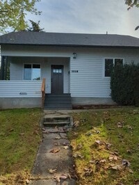 Building Photo - 7 Bedroom Home for Rent in the York Neighb...