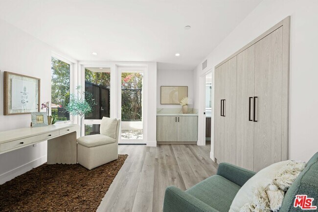 Building Photo - 1959-1952 Preuss Rd