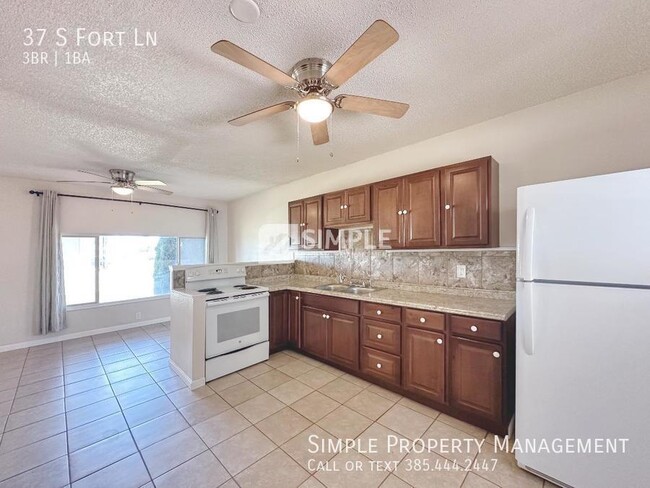 Building Photo - 37 S Fort Ln