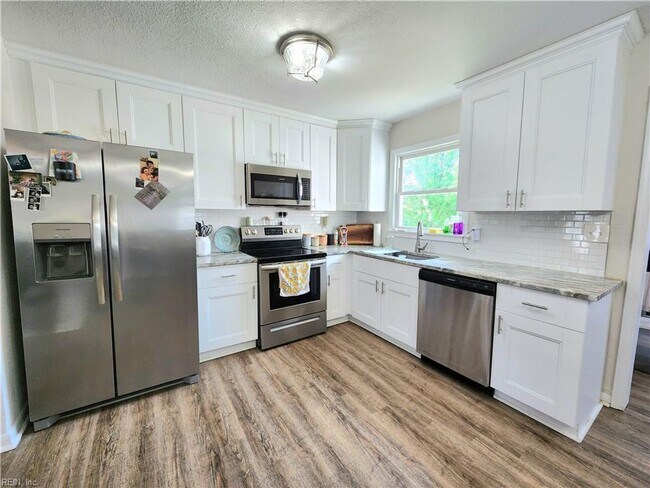 Building Photo - Charming 3 bedroom 2 bath in Manor View