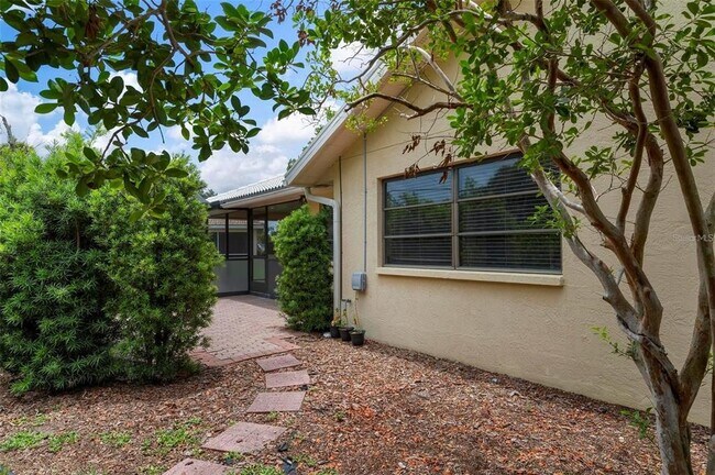 Building Photo - 133 1st Ave