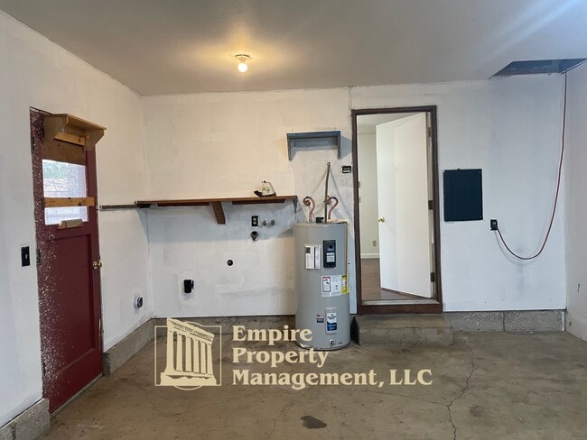 Building Photo - 87810 Norman Ave