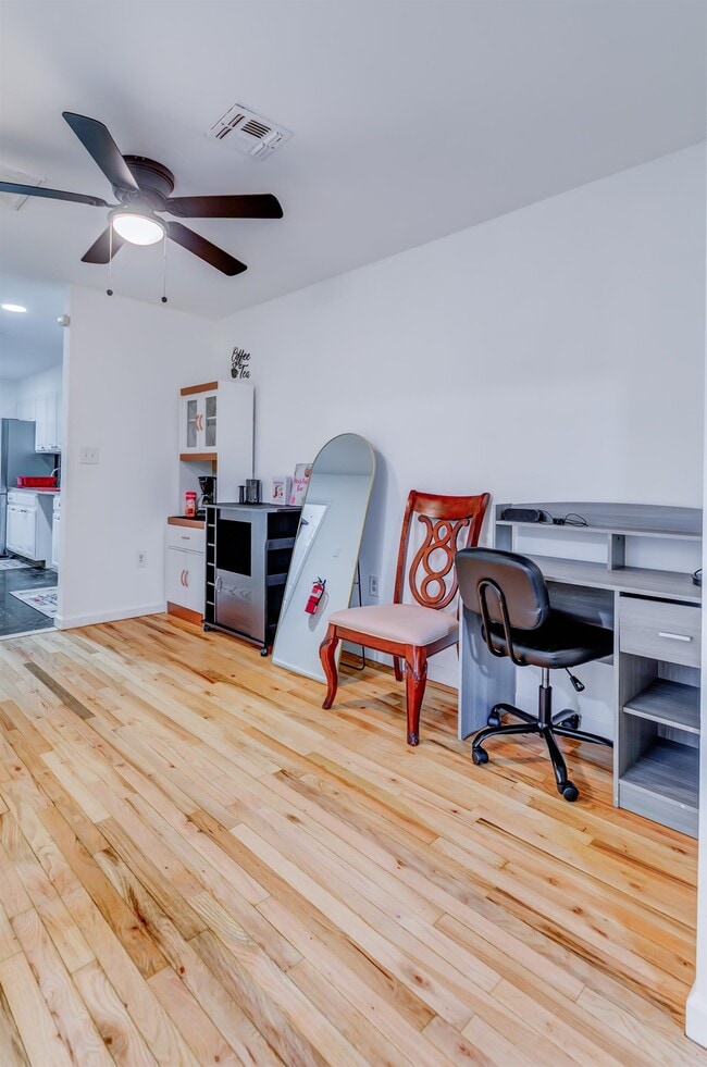 Building Photo - 34 Pamrapo Ave