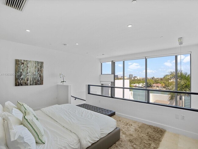 Building Photo - 155 N Shore Dr