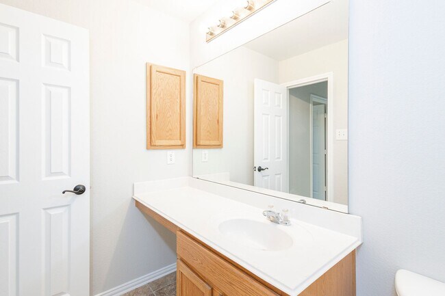 Building Photo - 1509 Heron Dr