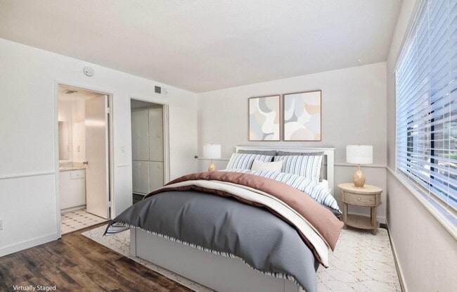 Building Photo - 625 S Fig St