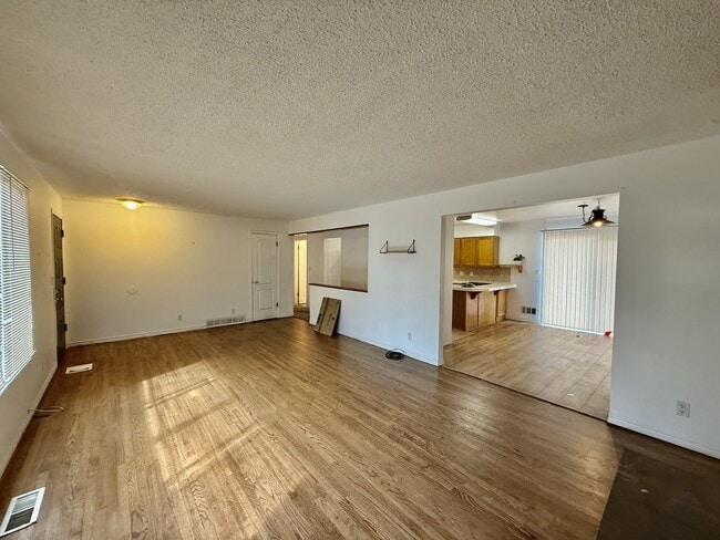 Building Photo - 1993 E 6850 S