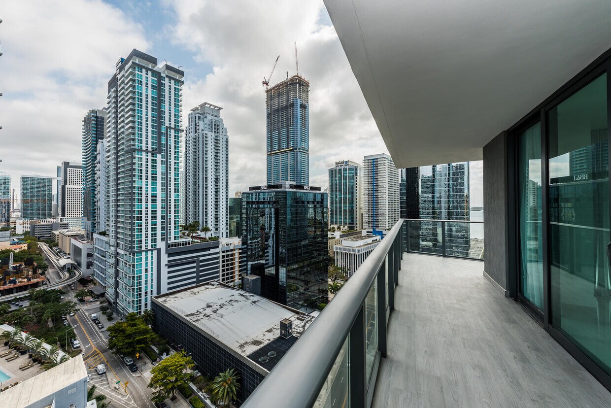 Building Photo - 1300 S Miami Ave