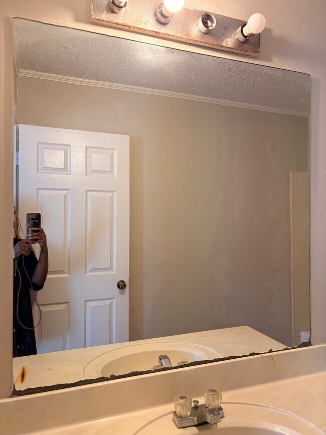 Building Photo - 1510 La Annie Dr