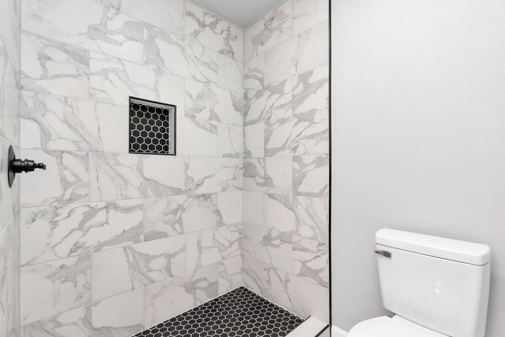 Building Photo - 5107 Cortelyou Ln