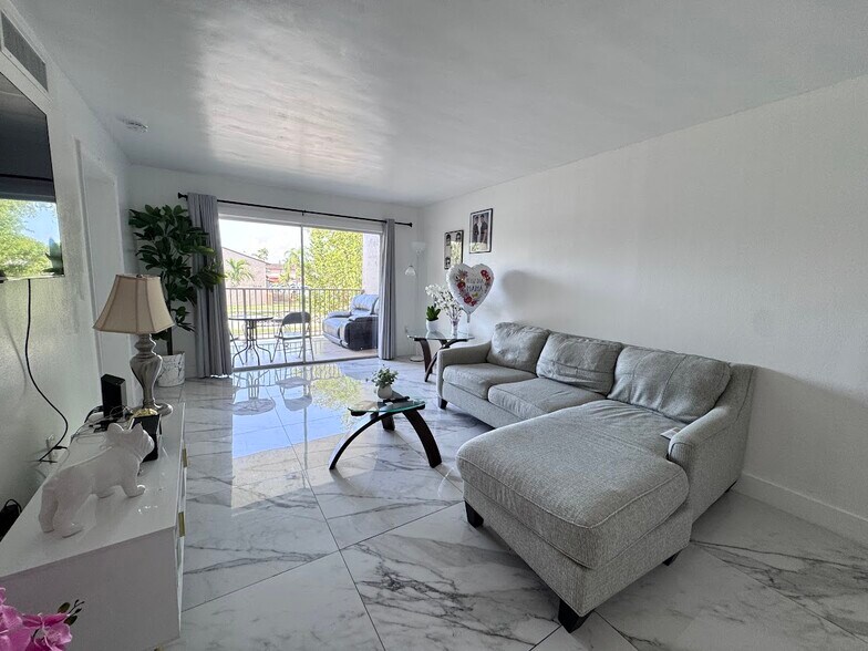 Building Photo - 15241 SW 80th St