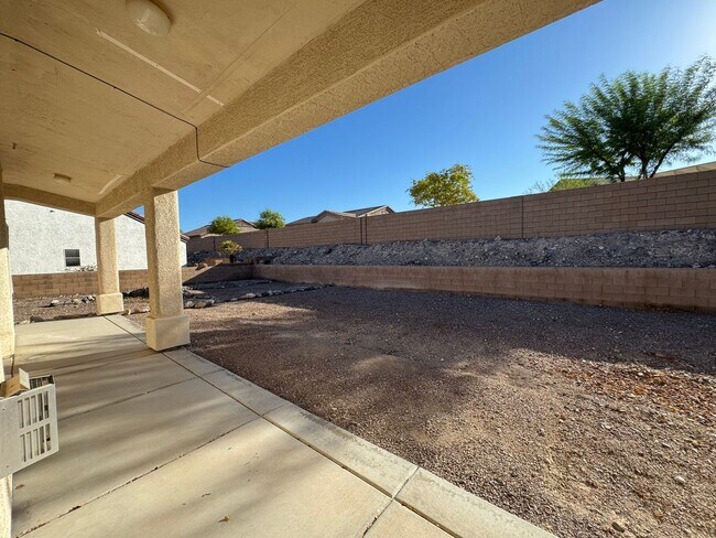 Building Photo - 3 Bed/2 Bath House with Boat Deep 3 Car Garage