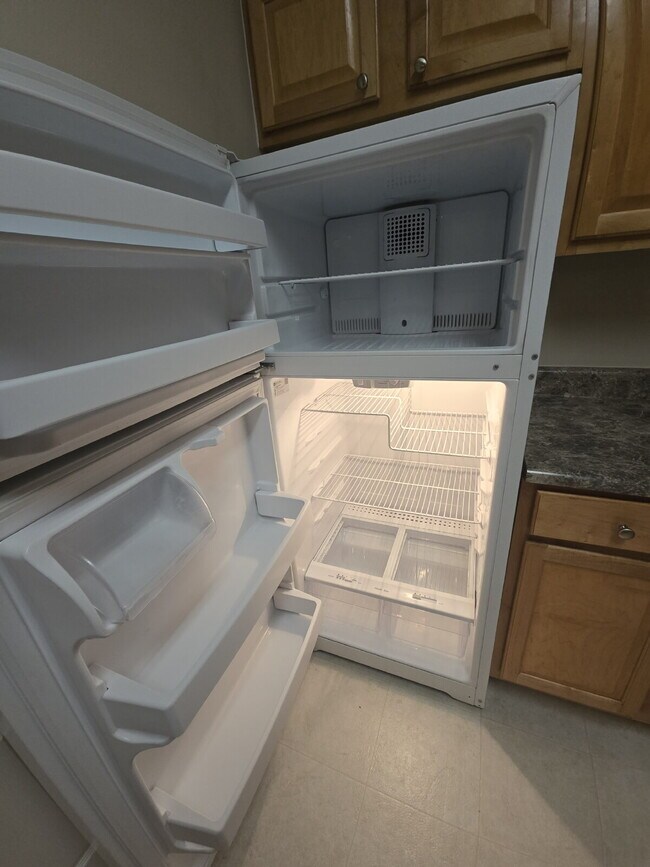 Building Photo - "Charming 1-Bedroom Condo Retreat in Tampa's Serene Villa View Circle"