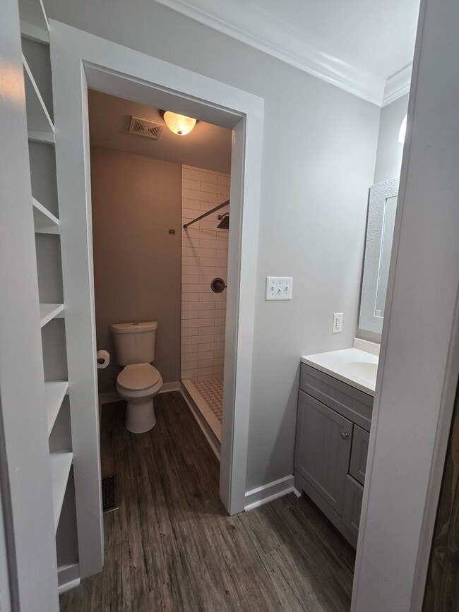 Building Photo - NEW LISTING!!!!!