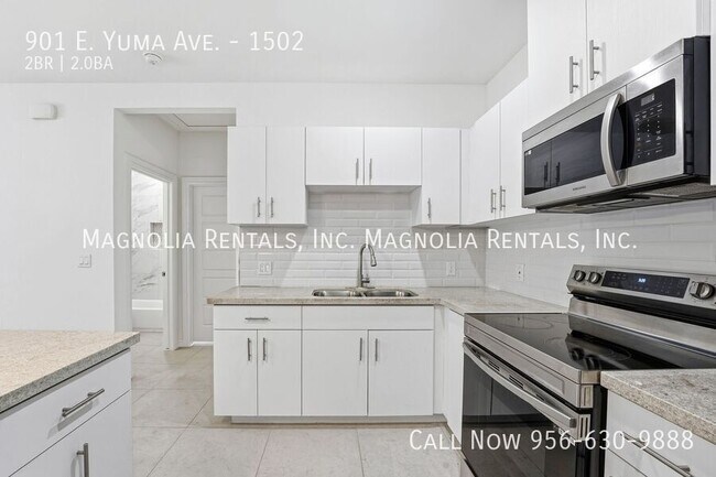 Building Photo - 901 E Yuma Ave