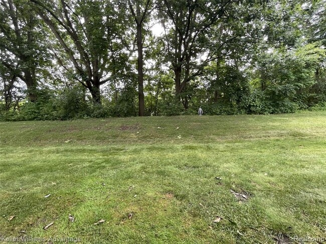 Building Photo - 42595 Lilley Pointe Dr