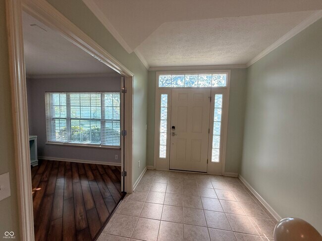Building Photo - 11900 Kelso Dr