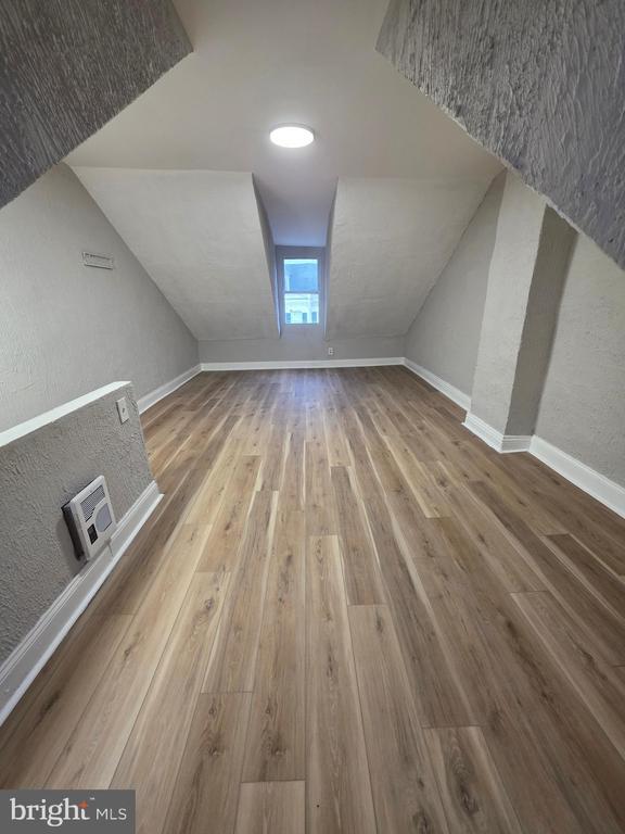 Building Photo - 158 W Green St