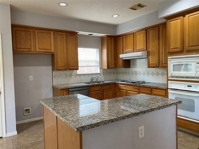 Building Photo - 6403 Portuguese Bend Dr