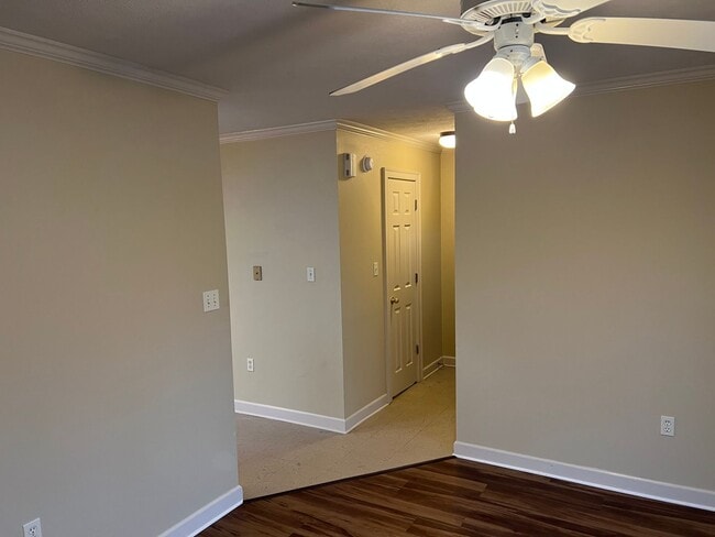 Building Photo - 371 Farris Rd