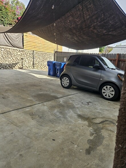 Building Photo - 1347 Pleasant Ave