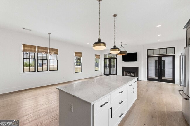 Building Photo - 98 Middle St