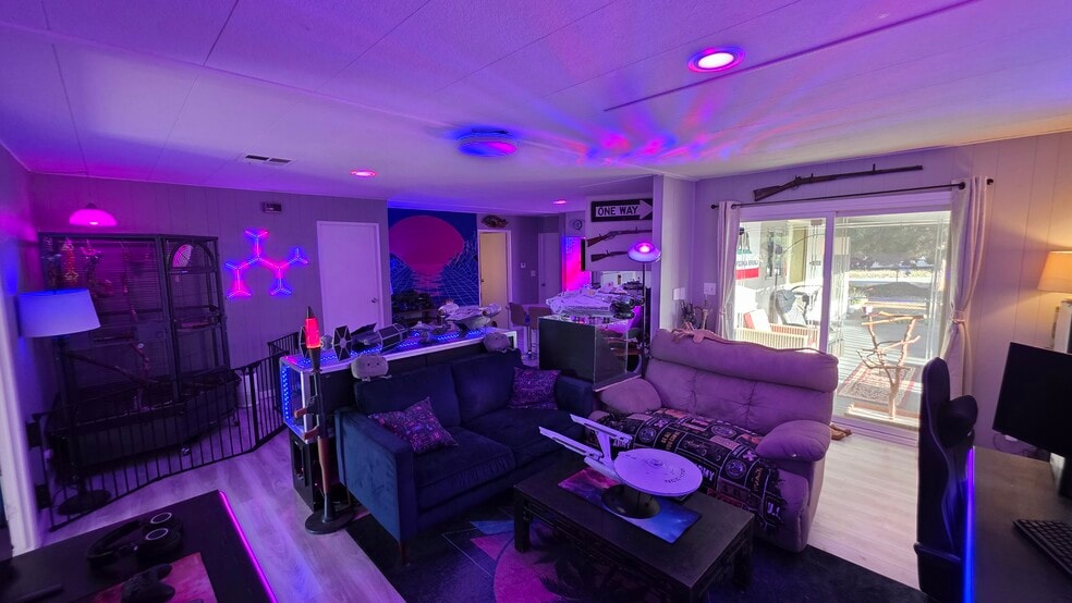 LIVING ROOM - 18950 Woodcrest Ln