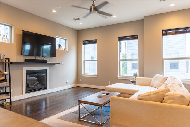 Building Photo - 2903 Blodgett St