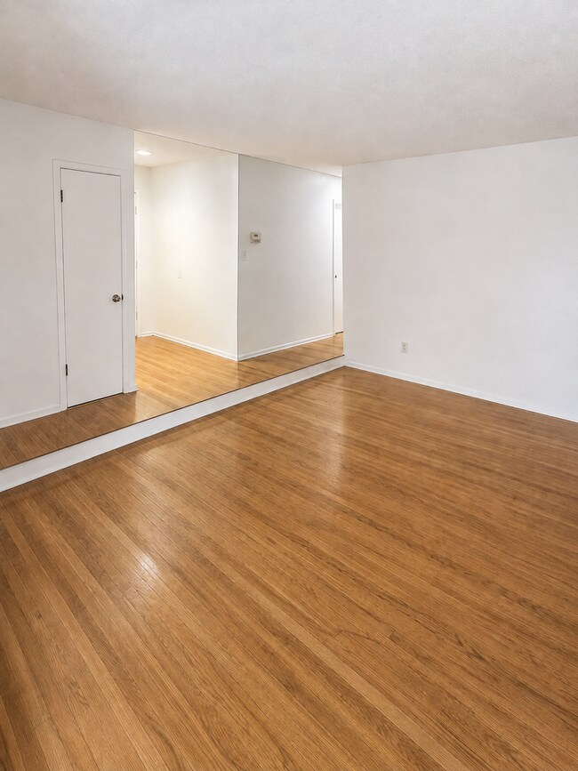 Building Photo - 6741 Cherrywood Cir