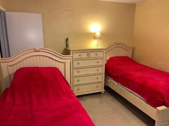 Building Photo - 2130 E Vina Del Mar Blvd