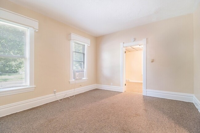 Building Photo - Large, remodeled one bedroom apartment