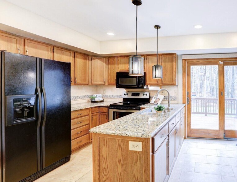 Building Photo - 4024 Rosetree Ln