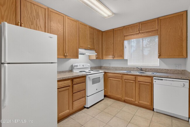 Building Photo - 2618 Arlex Dr E