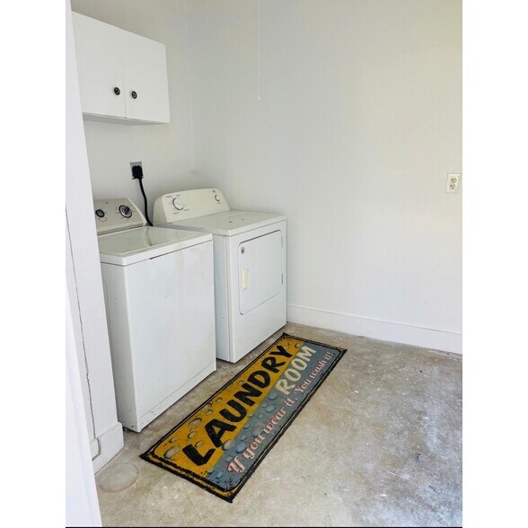 Utlility Room with Washer/Dryer - 2915 Eagle Rdg