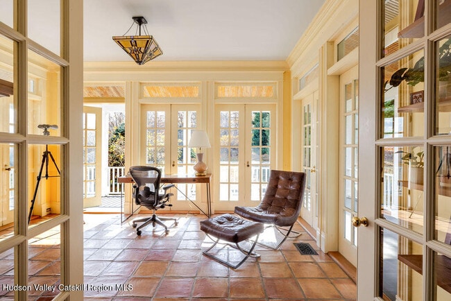 Building Photo - 136 Tory Hill Farm Rd